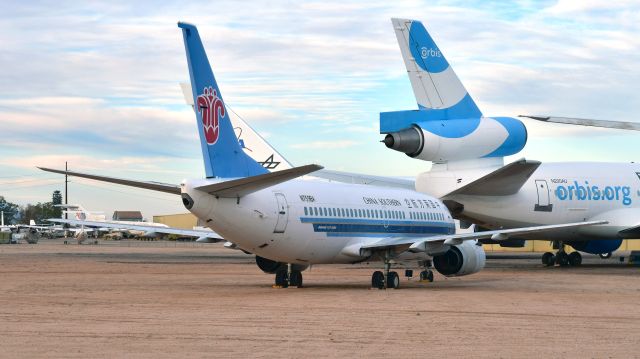BOEING 737-300 (N759BA) - China Southern Boeing 737-3Q8 N759BA in Tucson Pima Air & Space Museum 
