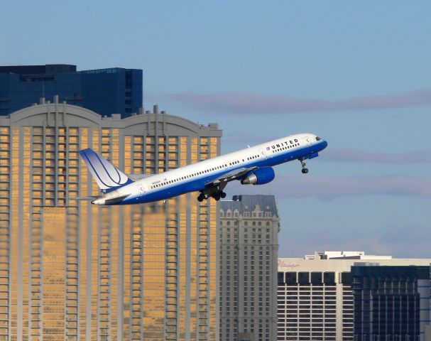 N558UA — - 757 departing KLAS.