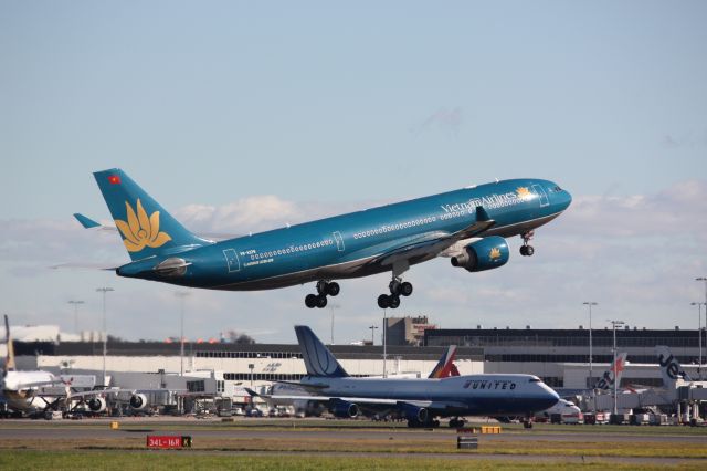 Airbus A330-200 (VN-A738)