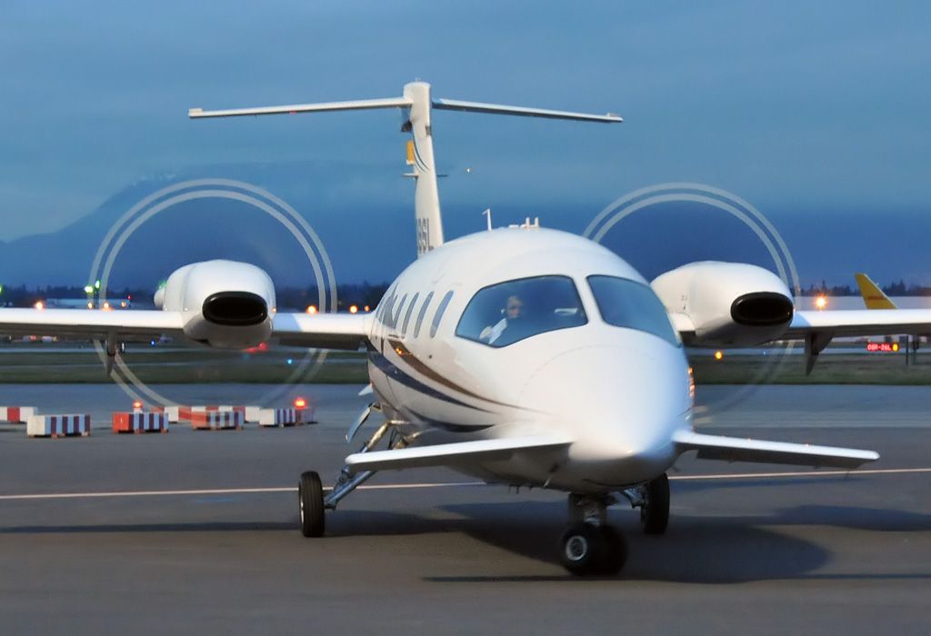Piaggio P.180 Avanti (N109SL)