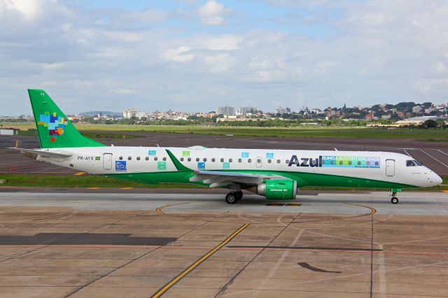 Embraer ERJ-190 (PR-AYX)