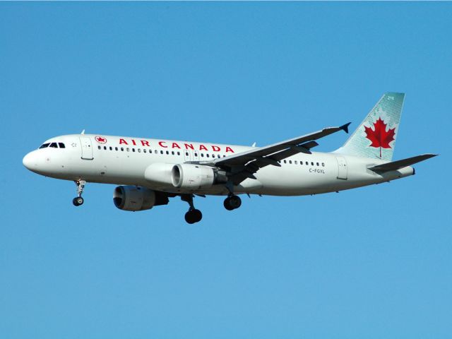 Airbus A320 (C-FGYL)