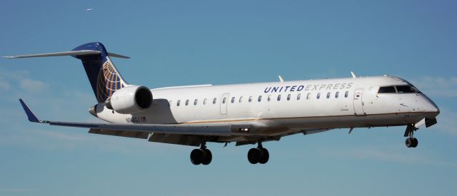 Canadair Regional Jet CRJ-700 (N164GJ) - Landing on 35L.