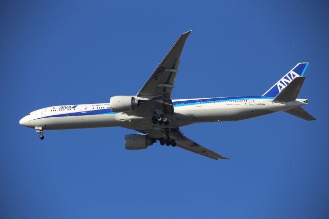 BOEING 777-300ER (JA798A)