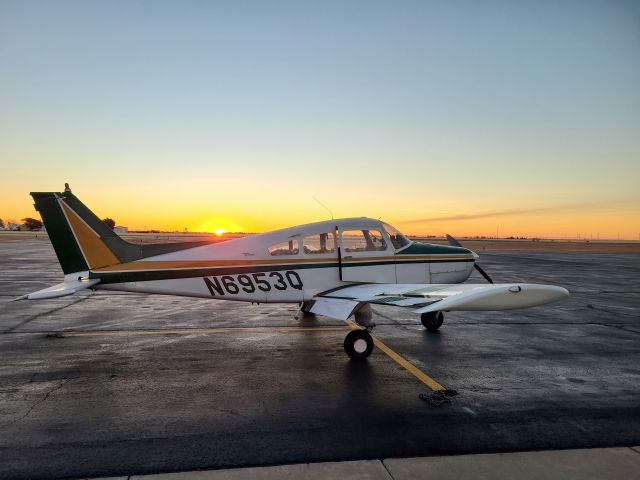 Beechcraft Sierra (N6953Q) - Sunrise preflight