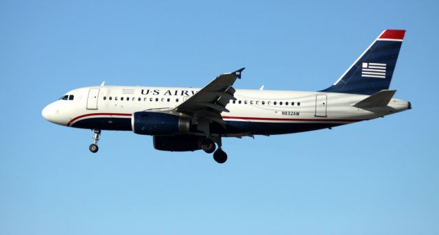 Airbus A319 (N832AW) - Arrival from PHX, Landing 30L 07/29/2012