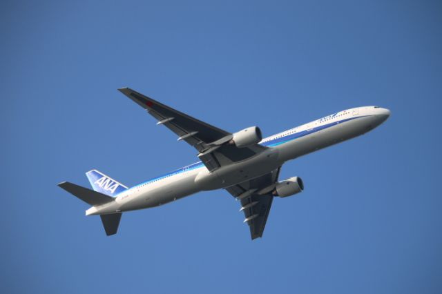 BOEING 777-300 (JA753A) - Sep 27,2022br /ANA241 HND→FUK