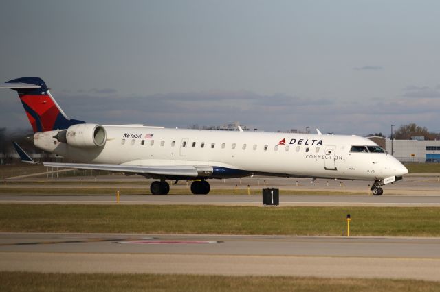 Canadair Regional Jet CRJ-700 (N613SK)