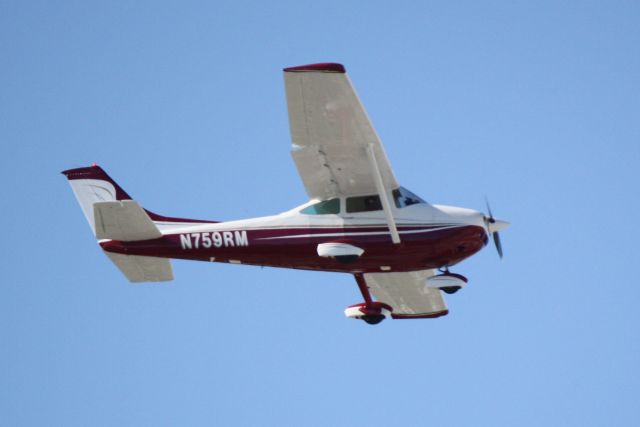 Cessna Skylane (N759RM) - Cessna Skylane (N759RM) arrives at Sarasota-Bradenton International Airport