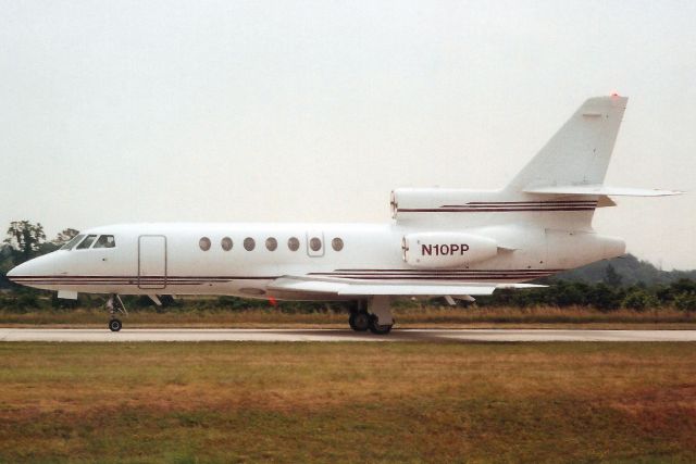 Dassault Falcon 50 (N10PP) - Seen here in May-00.br /br /Reregistered N199FG 2-Jul-02.