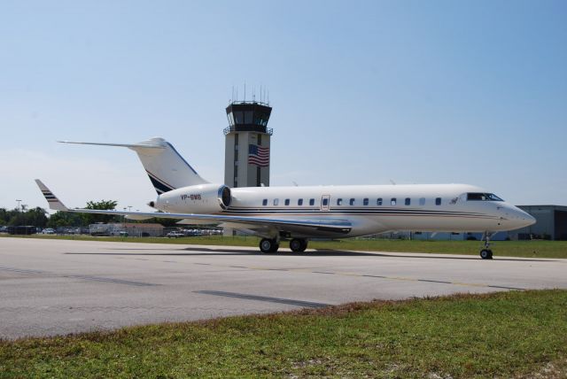 Bombardier Global 5000 (VP-BWB)