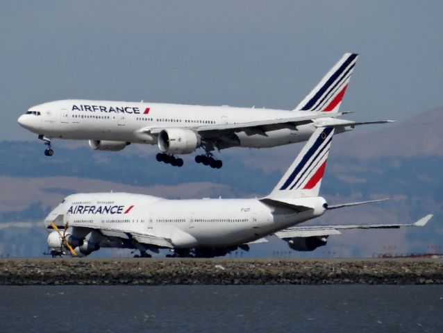 Boeing 747-400 (F-GITI) - apologies for the blurriness, this shot took over 30x zoom to capture this.