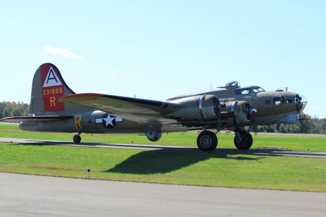 Boeing B-17 Flying Fortress (N93012)