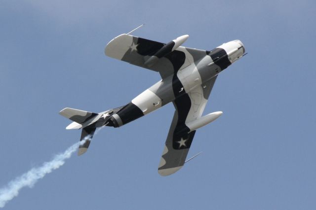 MIKOYAN MiG-17 (N6953X) - Black Diamond Jet Team performing at the 2012 Florida International Airshow