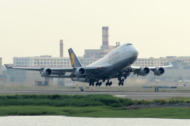 Boeing 747-400 — - Rotating off of 4R