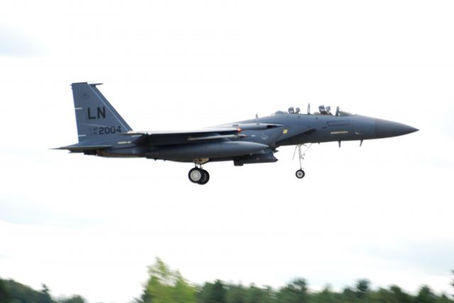 AF012004 — - On finals for Lakenheath