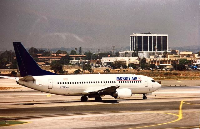 Boeing 737-700 (N752MA)