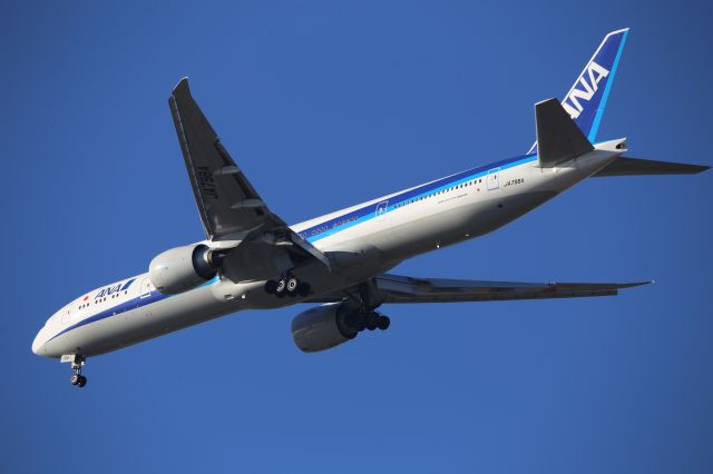 BOEING 777-300ER (JA798A)