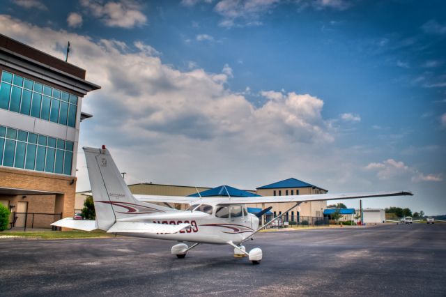 Cessna Skyhawk (N20239)