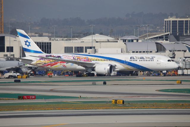 Boeing 787-9 Dreamliner (4X-EDD)