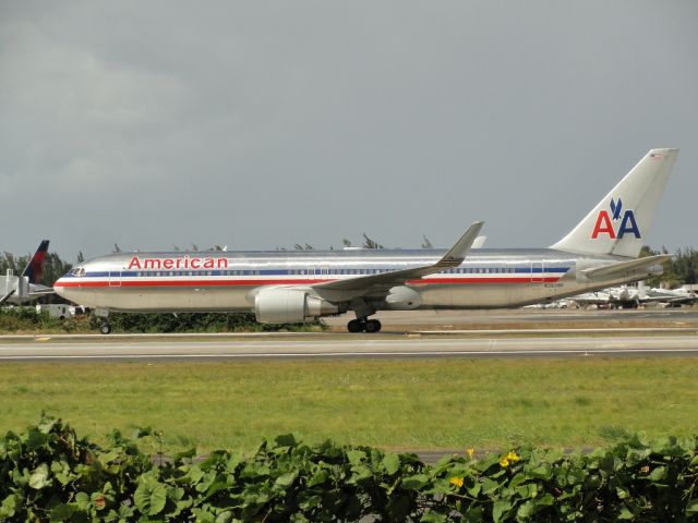 BOEING 767-300 (N39356)