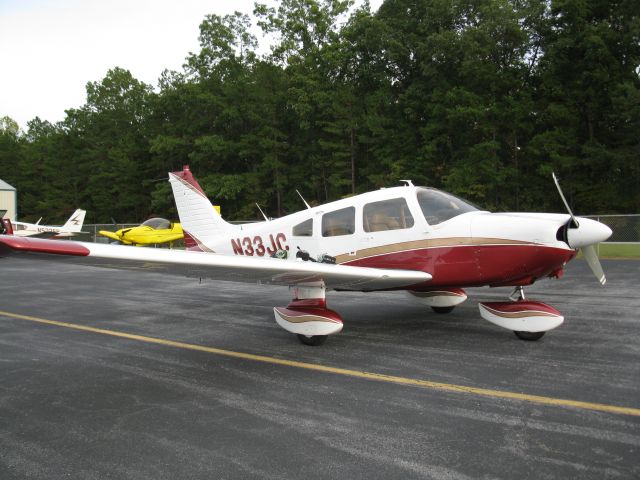 Piper Cherokee (N33JC) - very nice piper archer