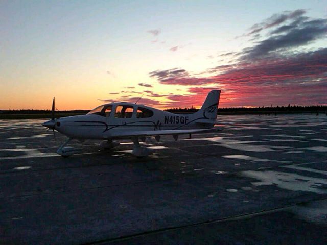 Cirrus SR-22 (N415GF)