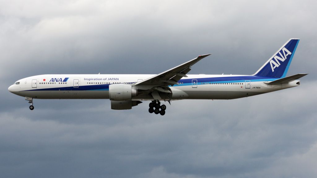 Boeing 777-200 (JA792A)