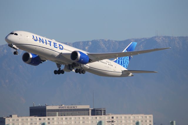 Boeing 787-9 Dreamliner (N29984)