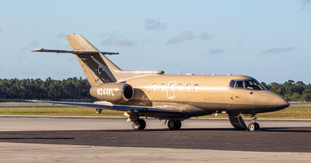 Hawker 800 (N244FL)