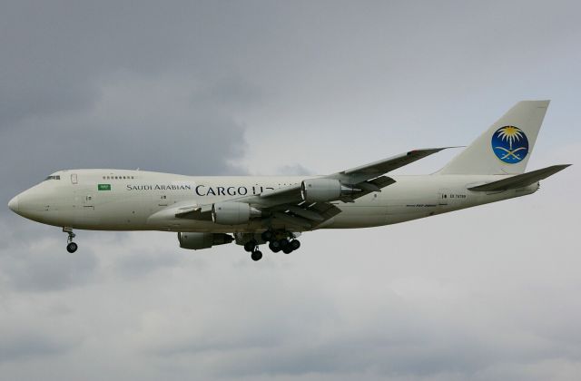 Boeing 747-200 (EK-74799)