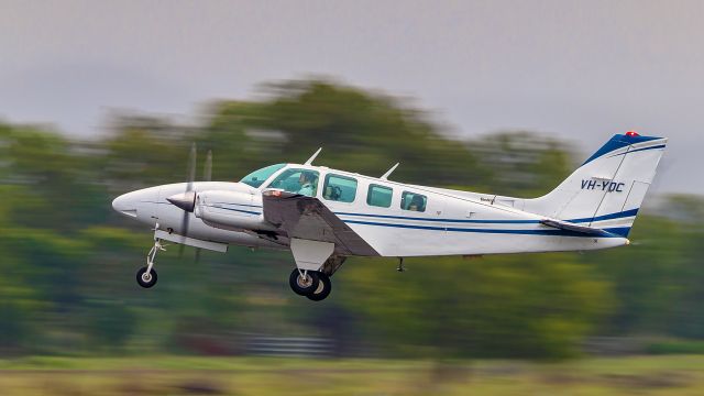 Beechcraft Baron (58) (VH-YDC)