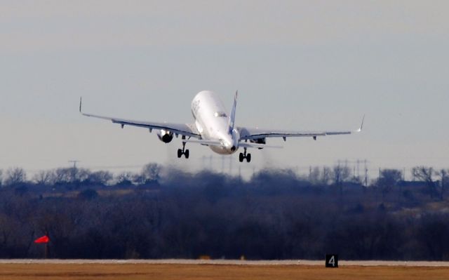 Airbus A320 (N805JB)