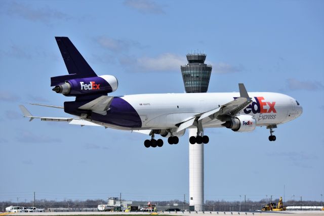 Boeing MD-11 (N597FE) - 5-R 04-19-18