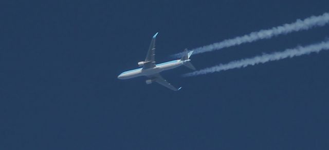 BOEING 767-300 (OO-JAP) - 2nd Feb 2014. JAF703 (Brussels-Santo Domingo/Las Americas) at 32,000ft over Southern England at 0905GMT