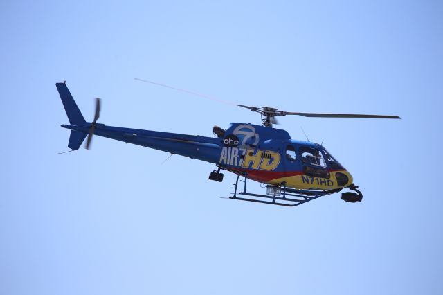 Eurocopter AS-350 AStar (N71HD)