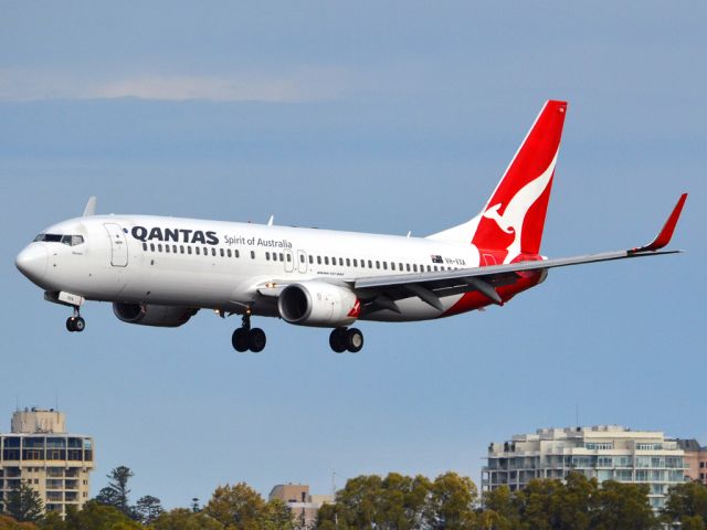 Boeing 737-800 (VH-VXA) - On short finals for runway 05. Thursday 12th July 2012.