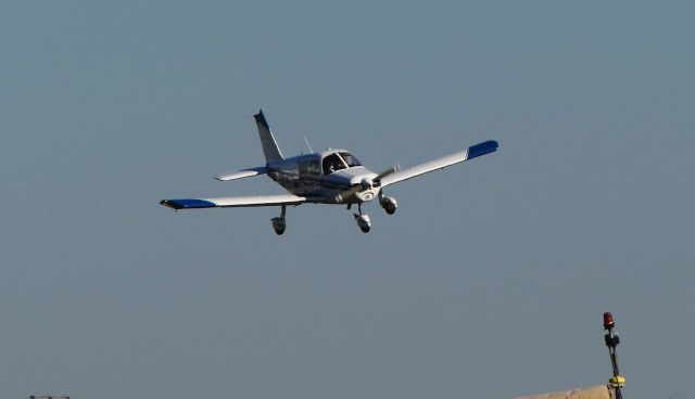 Piper Cherokee (N9737W)