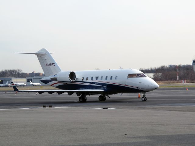 Canadair Challenger (N339FX)