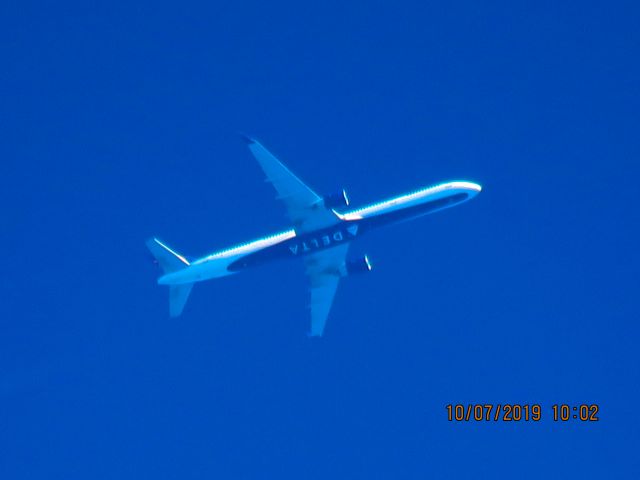 BOEING 757-300 (N589NW)