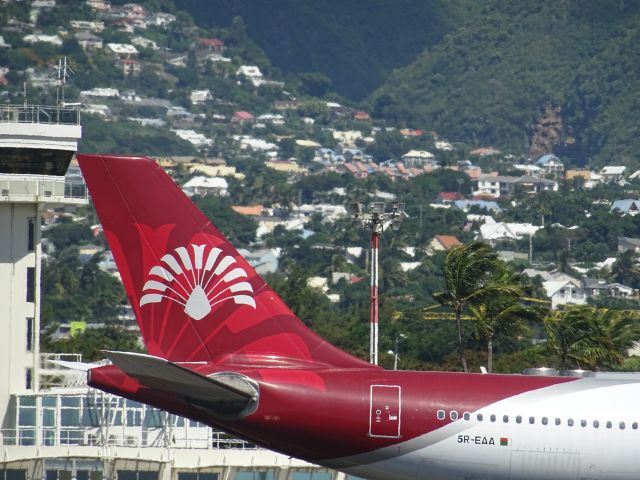 Airbus A340-300 — - 5R-EAA Roland Garros Airport