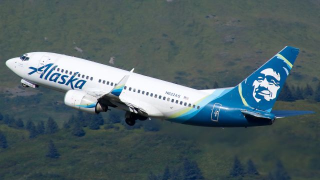 Boeing 737-700 (N622AS) - ASA/AS88 to Anchorage PANC/ANC lifting off runway 29 into fierce easterly windsbr /Reg: N622ASbr /MSN: 30165br /Type: Boeing 737-790--B737--73Gbr /Photo date: 8-25-24br /Upload date: 9-26-24