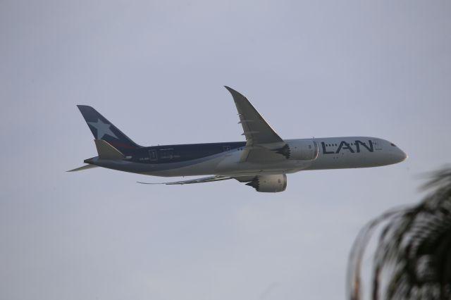 Boeing 787-9 Dreamliner (CC-BGI)
