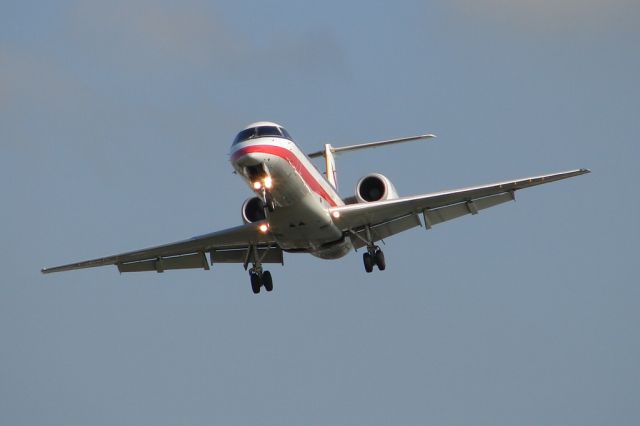 Embraer ERJ-135 (N735TS)