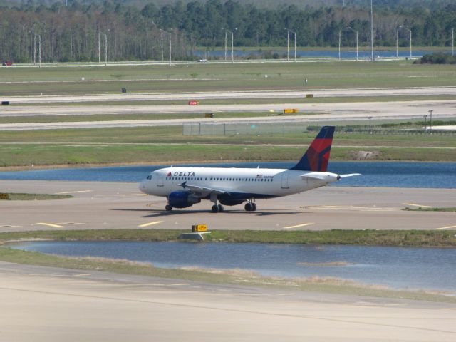 Airbus A319 (N337NB)