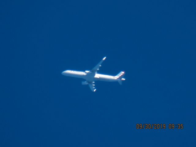 Airbus A321 (N117AN)