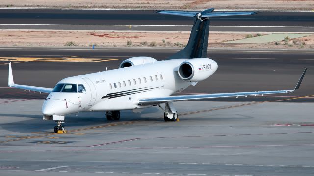 Canadair Regional Jet CRJ-100 (VP-BGV)