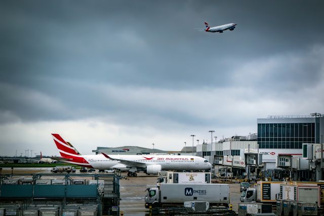 Airbus A350-900 —