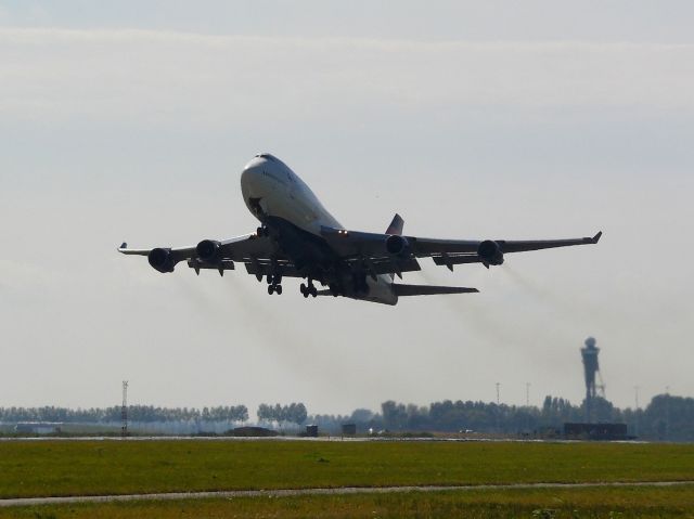 Boeing 747-400 (N665US)