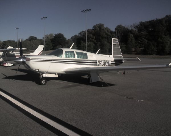 Mooney M-20 Turbo (N5807V)